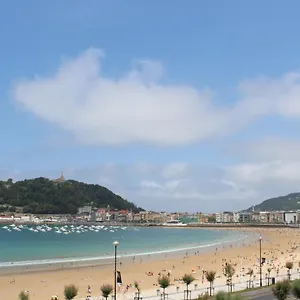 https://stunning-views-of-the-sea-in-luxury-studio.sansebastianhotels.net